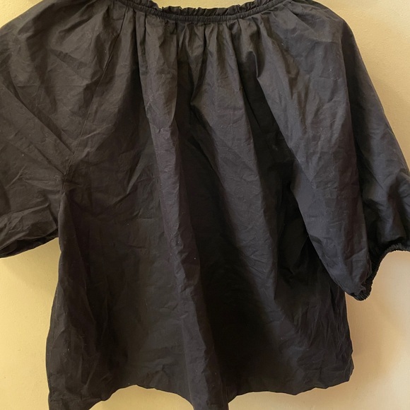 Black Women's Top with V neck OLD NAVY size med - Picture 4 of 5